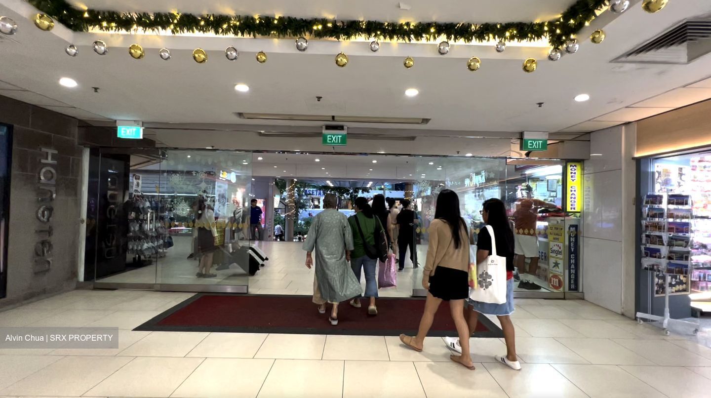 Lucky Plaza (D9), Retail #504614931